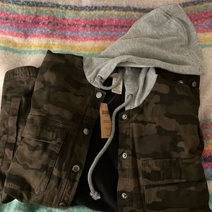 Daluth jacket with hood